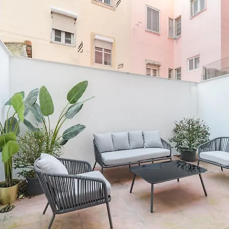 Casa Boma - Sunny And Spacious With Private Terrace - Alcantara Ii Apartment