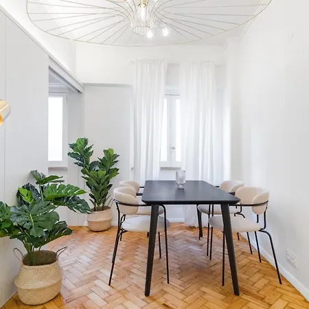 Apartment Casa Boma - Sunny And Spacious With Private Terrace - Alcantara Ii Lisbon