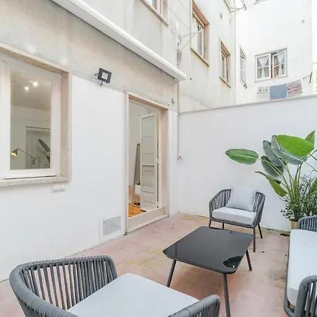 Casa Boma - Sunny And Spacious With Private Terrace - Alcantara Ii Lisbon