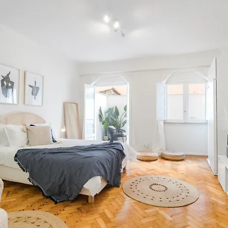 Casa Boma - Sunny And Spacious With Private Terrace - Alcantara Ii Apartment *